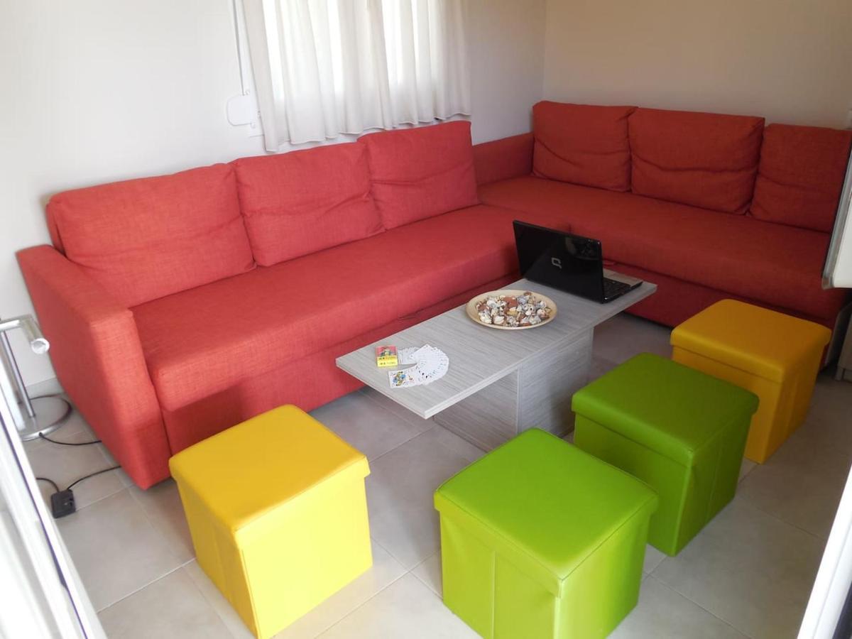 Costa Petra - Luxury Seaside Cottage With Garden - Vacation House For Families In Greece Néa Meságkala Kültér fotó
